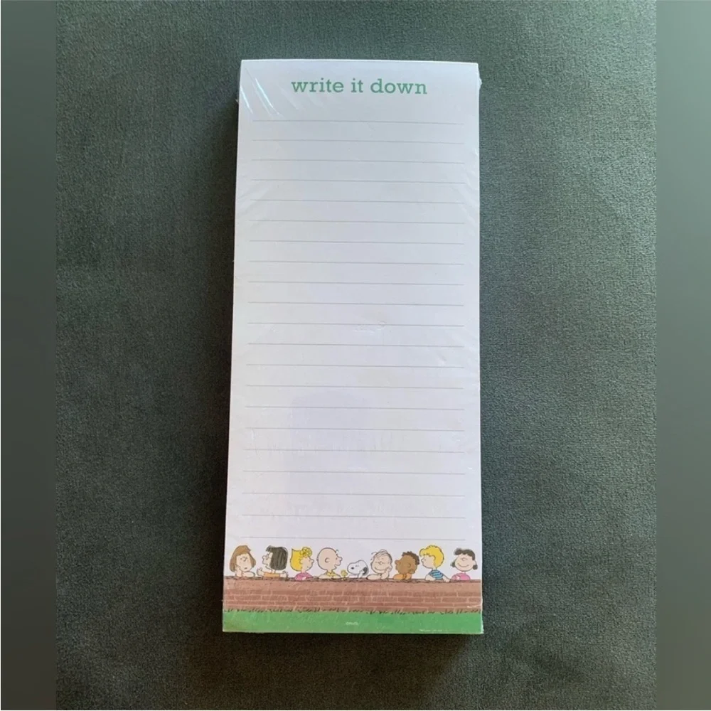 ✨ NWT Peanuts 100 Sheet Writing Pad ✨